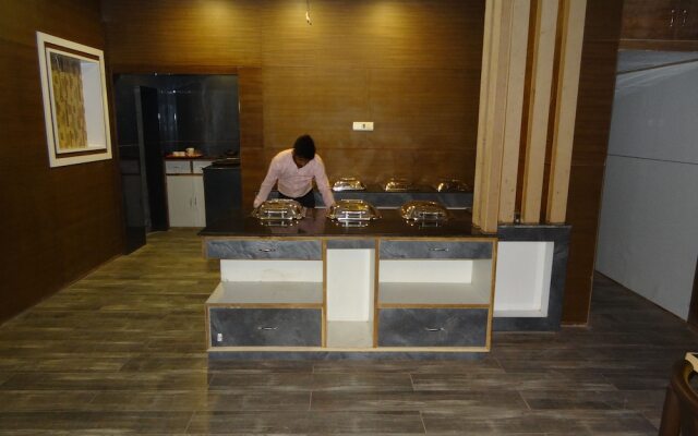Kamakshi Residency by Royal Collection