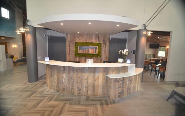 Best Western Plus Okotoks Inn & Suites