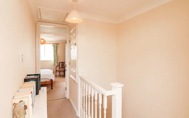 6 Lyme Mews
