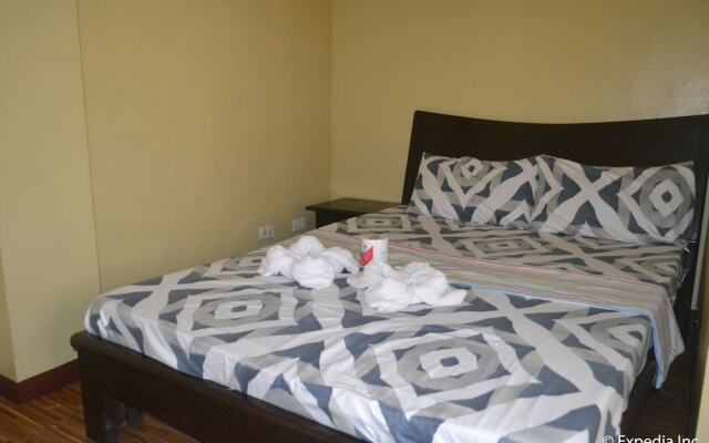 Red Tulip Hotel