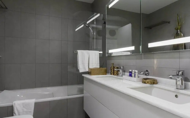 Airbetter- Dubai Palm Royal Bay Sea view