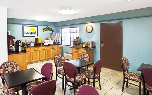 Days Inn And Suites Artesia