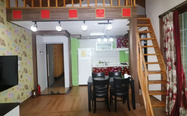 Gyeongju Raspberry Pension