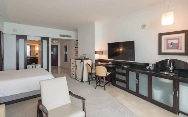 Residences at Fontainebleau Miami