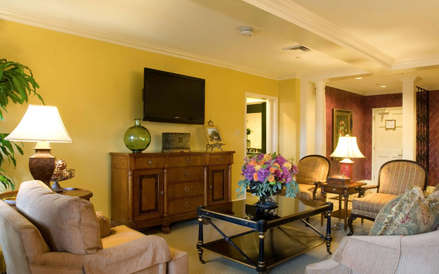 Bienville House