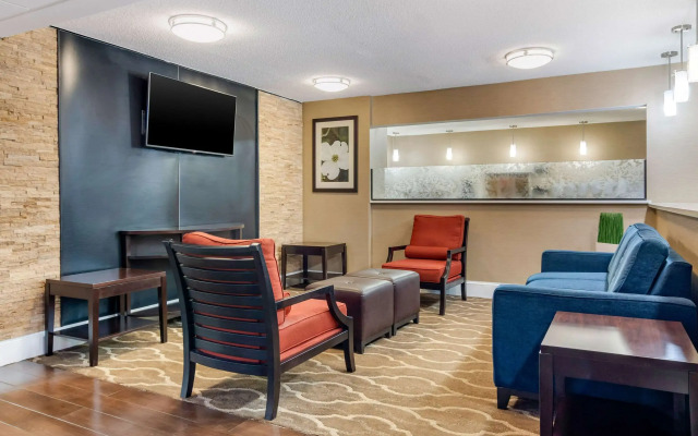 Comfort Inn & Suites Macon North I-75