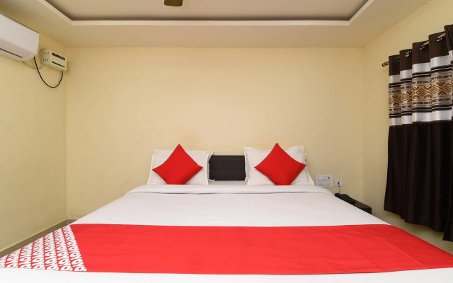 OYO 28367 Akshaya Grand