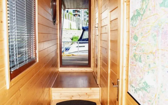 Houseboat Bonanza Prague