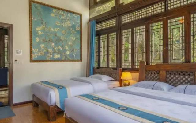 Floral Hotel Limaroonthai shuhe