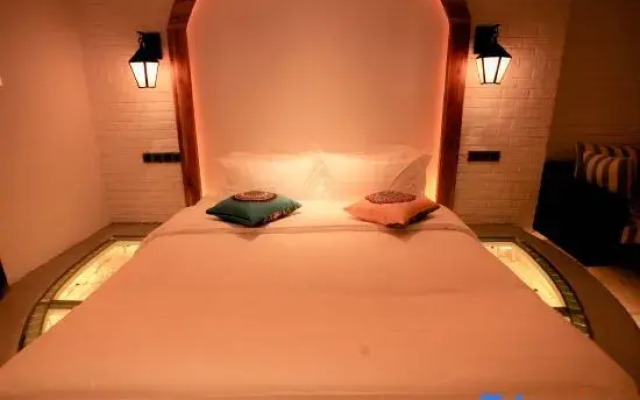 Relais Holiday Hotel Mohan Port
