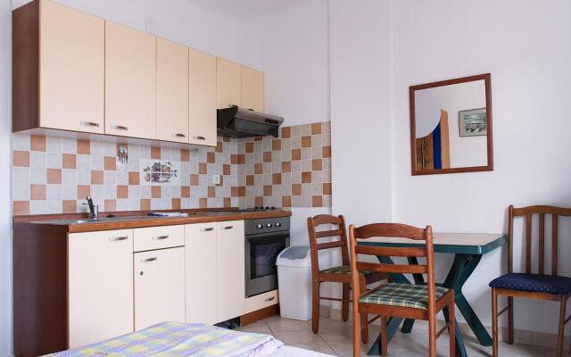 Super - 50 m from pebble beach - A7 Goga(4+2)