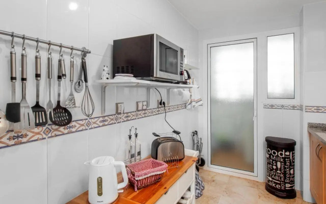 2091- Apt close from all amenities