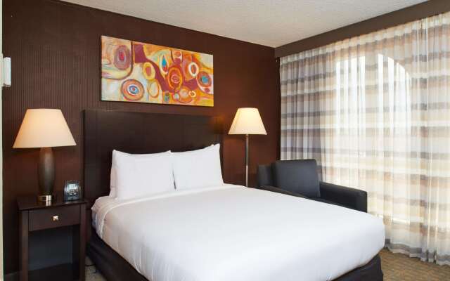 DoubleTree by Hilton Dallas - Market Center