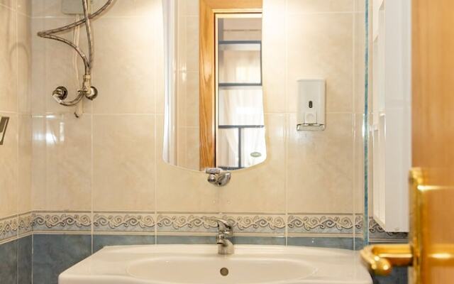 FM Premium 1-BDR Apartment with Parking - Azure Joy