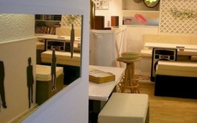 Adonis Guesthouse
