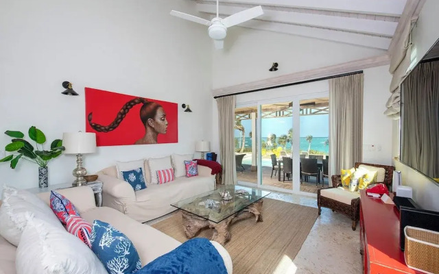 Wild Orchid Hideaway: Lux Beachfront Sanctuary