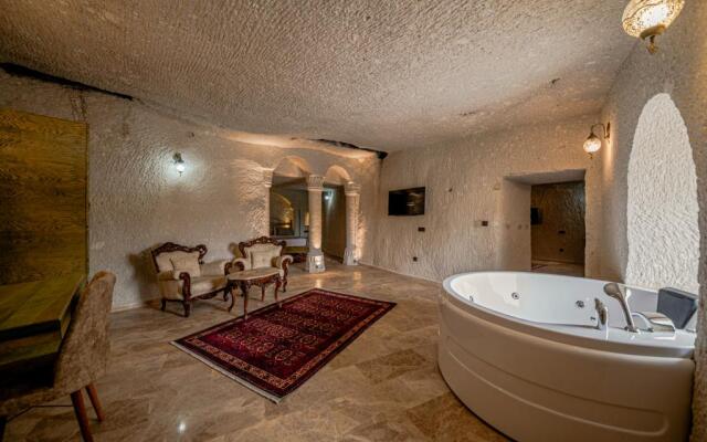Majestic Cave House