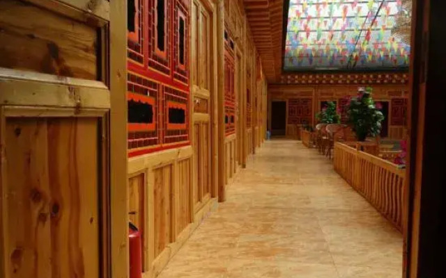 Xiahe Riyue Mountain Villa