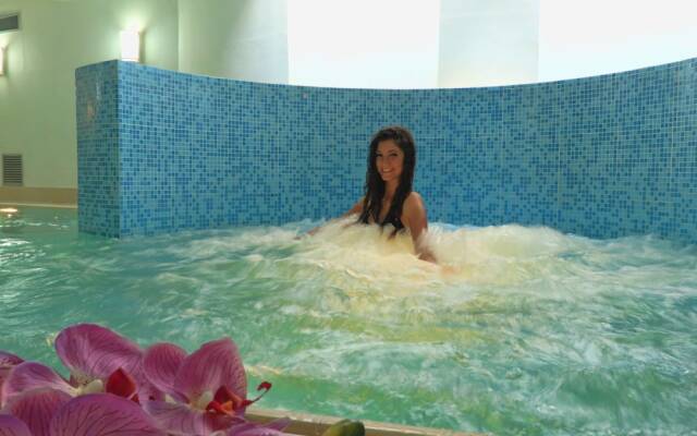 TH Le Castella - Baia degli Dei Village