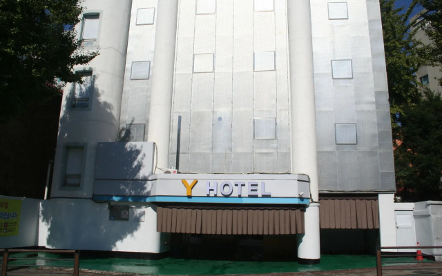 Y Hotel