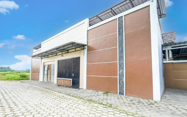 Hotel O Slawi Near Alun- Alu  Slawi Formerly Boarding Inn — 2-star hotel in Slawi