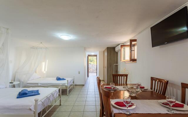 Mani Summer Escape - Spacious Home, Fully equipped