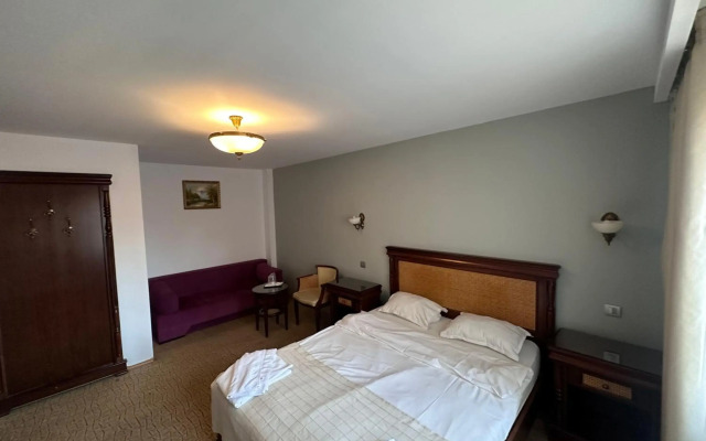 Hotel Bliss