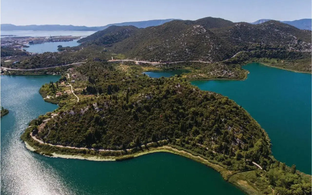Apartment Bacinska jezera with lake View IX