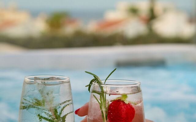 Louis Chris Le Mare Gold Luxury Villa
