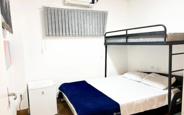 Hacker Hostels