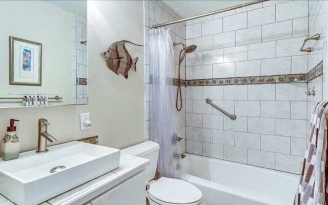 Sunset Chateau Beach Front Star5Vaca