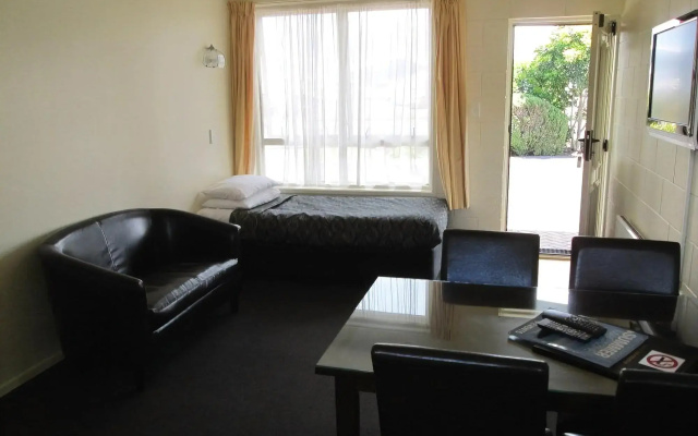 Shortland Court Motel