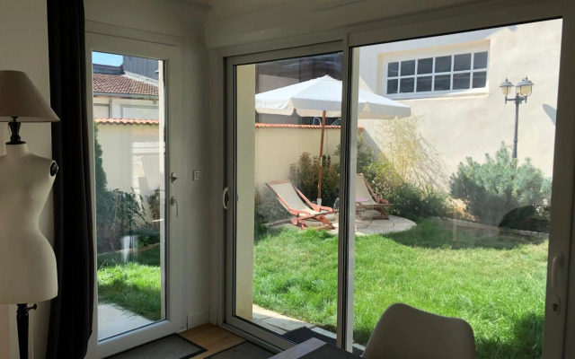 studio maisonnette avec jardin