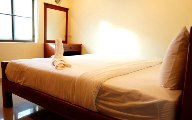 Hathai House Resort