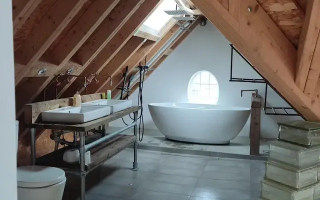 Remarkable 7-bed House in London