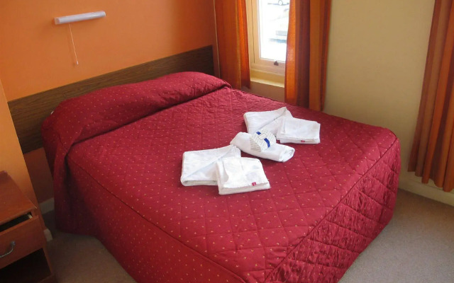 OYO The Southcliff Hotel