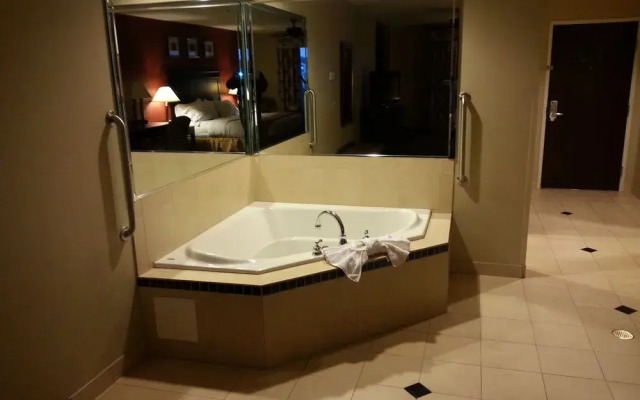 Holiday Inn Express Hotel And Suites Clinton