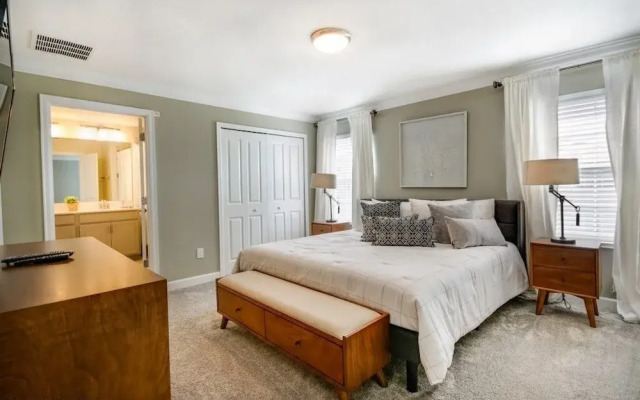 4 Bed Storey Lake Resort With Lazy River 4 Bedroom Townhouse by RedAwning