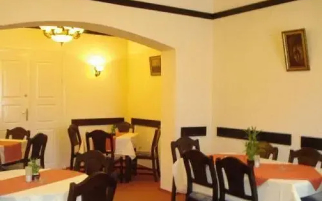 Pension Hotel Fast