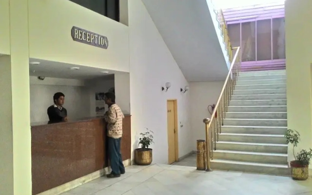 OYO 33385 Hotel Mandakini
