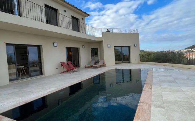 Superb Villa With Pool and sea View