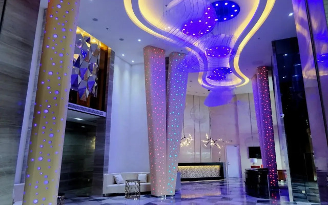 Holiday Villa Hotel & Residence