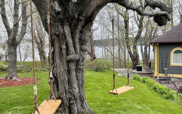 Rose Manor Inn B & B