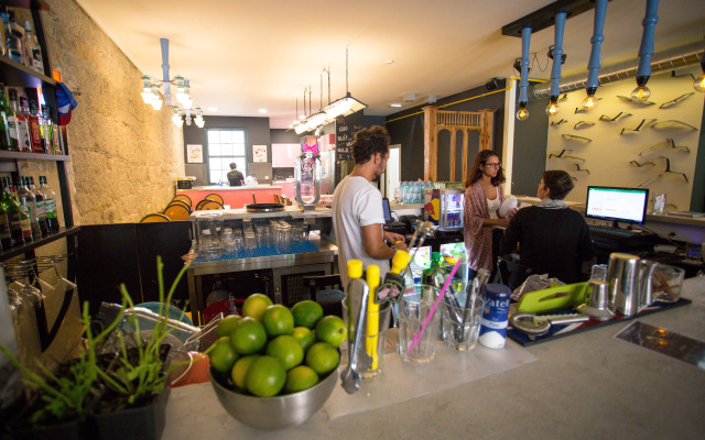 Nice Way Porto Hostel