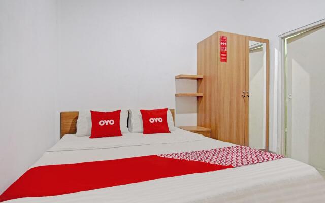 OYO 90432 Family Residence