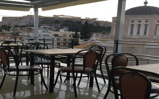 Metropolis Hotel