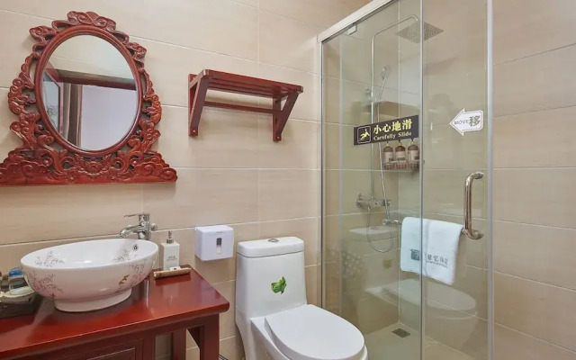 Floral Hotel Dali Yixin Yard