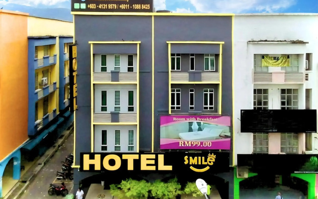 Smile Hotel Danau Kota