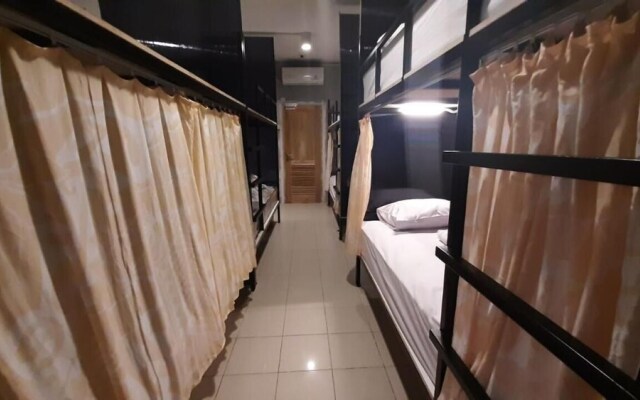 Bed Box Bali - Hostel