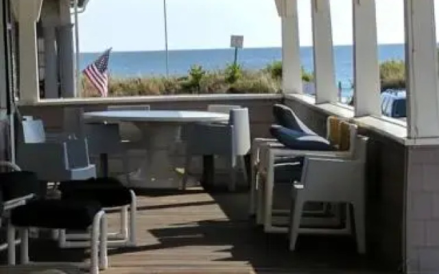 Modern Suites @ Nantasket Beach